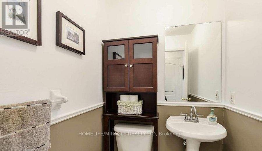 12 Willow Park Drive, Brampton, Ontario  L6R 2M9 - Photo 17 - W12596262