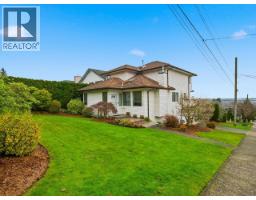 <div class="price">$1,798,000</div> 5104 Mckee Street, Burnaby<br><div style="margin-bottom:8px;"><small>RE/MAX Heights Realty</small></div><div class='bed_bath'>3 Bed | 3 Bath</div>