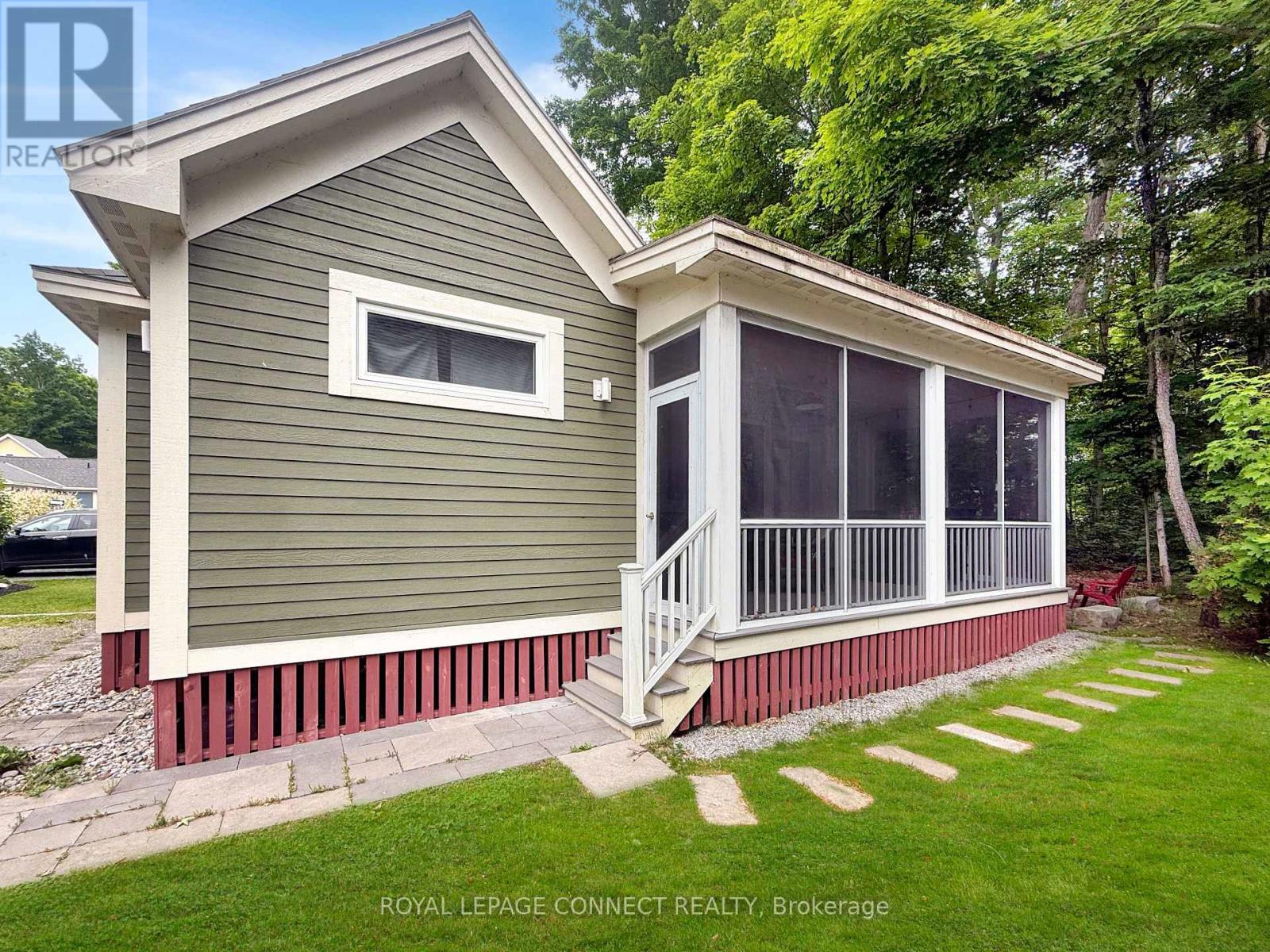 209 - 50 Hollow Lane, Prince Edward County, Ontario  K8N 4Z4 - Photo 5 - X12598896