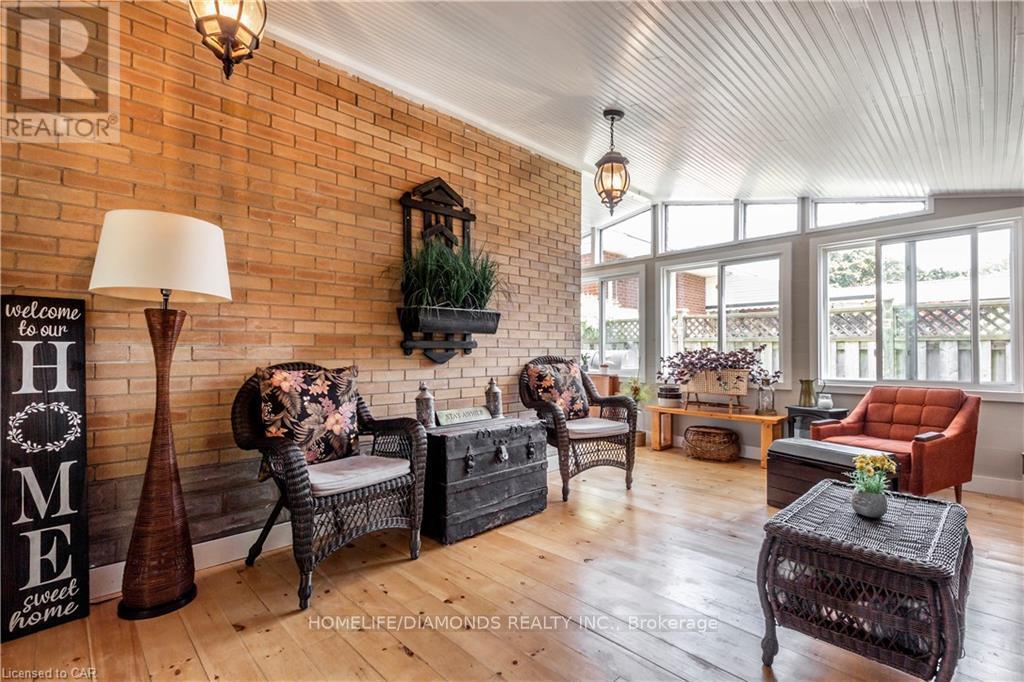 Upper - 107 Ellis Crescent, Waterloo, Ontario  N2J 2C1 - Photo 24 - X12598902