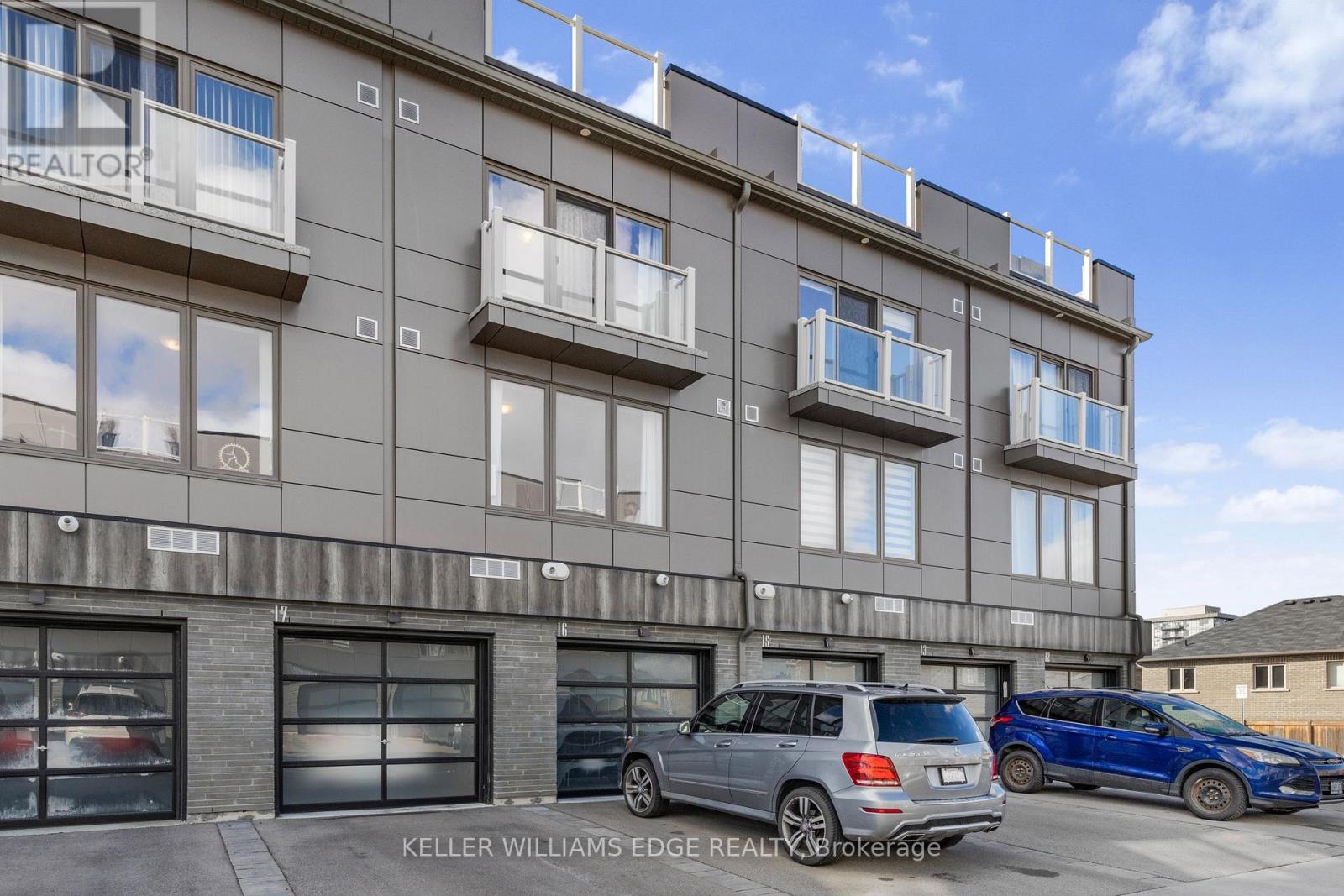 16 - 261 Skinner Road, Hamilton, Ontario  L8B 1W6 - Photo 2 - X12598918