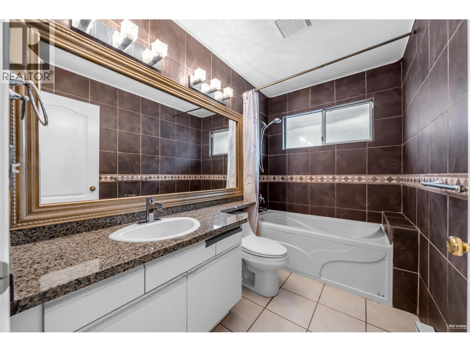 2806 Silverberry Court, Coquitlam, British Columbia  V3E 2S7 - Photo 12 - R3071797