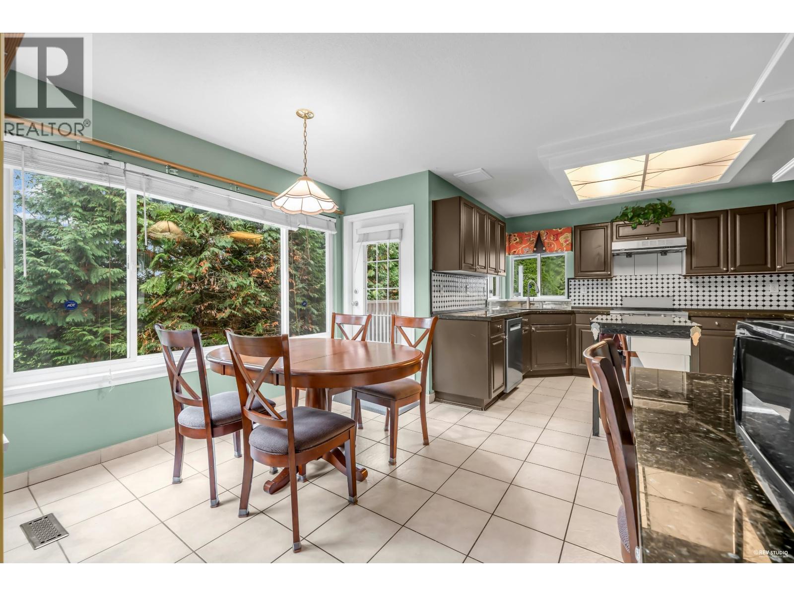 2806 Silverberry Court, Coquitlam, British Columbia  V3E 2S7 - Photo 5 - R3071797