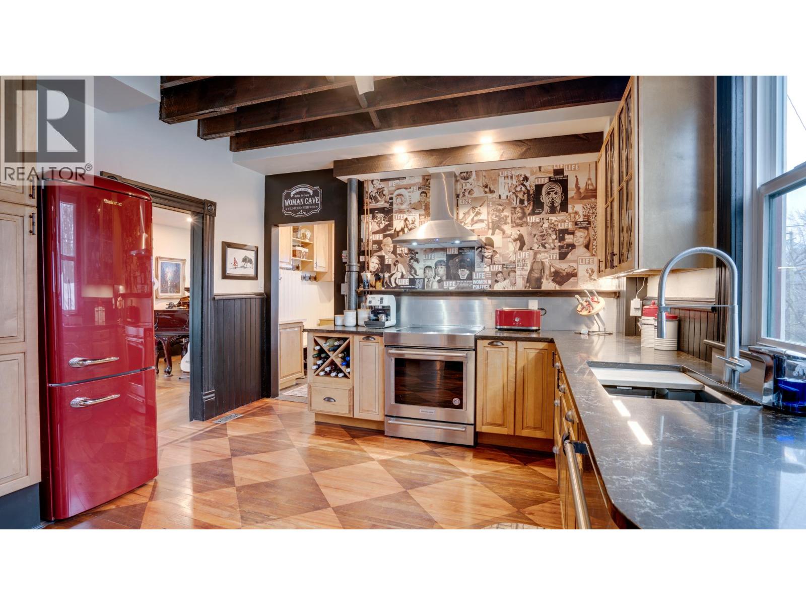 3102 Pleasant Valley Road, Vernon, British Columbia  V1T 4L3 - Photo 14 - 10370368