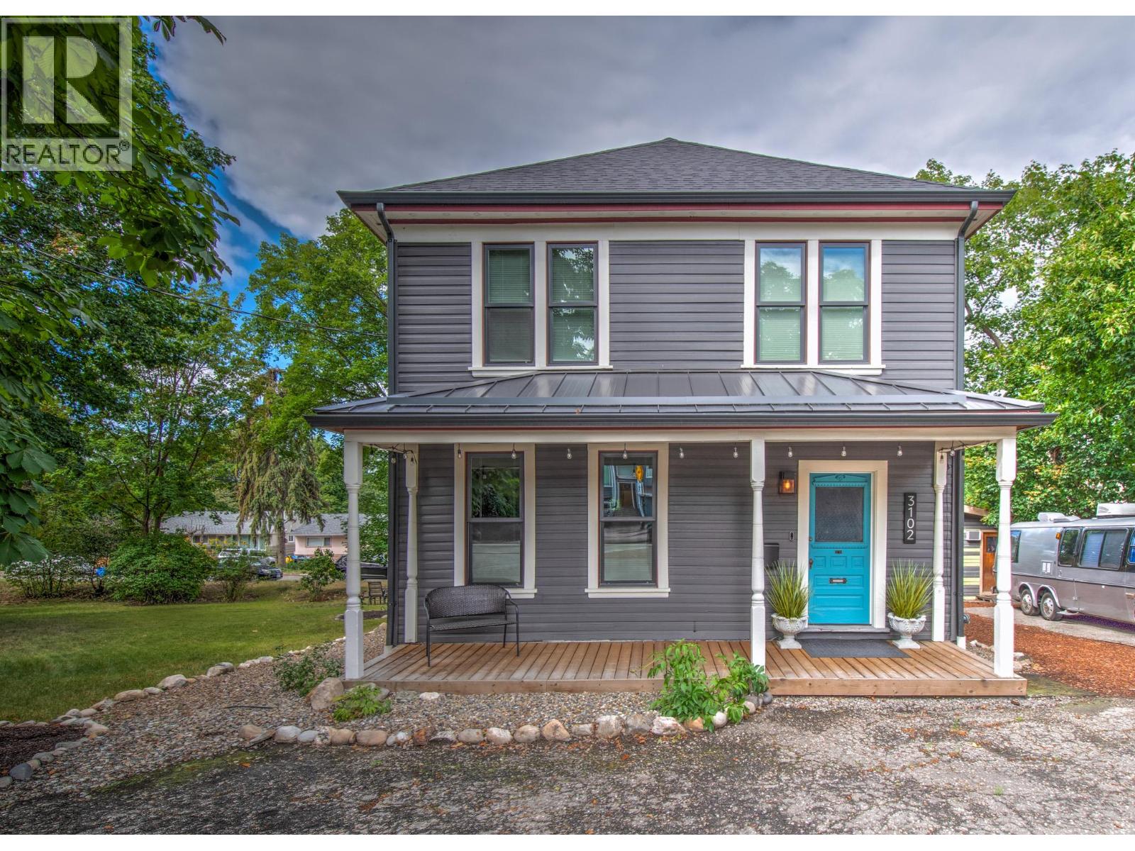 3102 Pleasant Valley Road, Vernon, British Columbia  V1T 4L3 - Photo 2 - 10370368