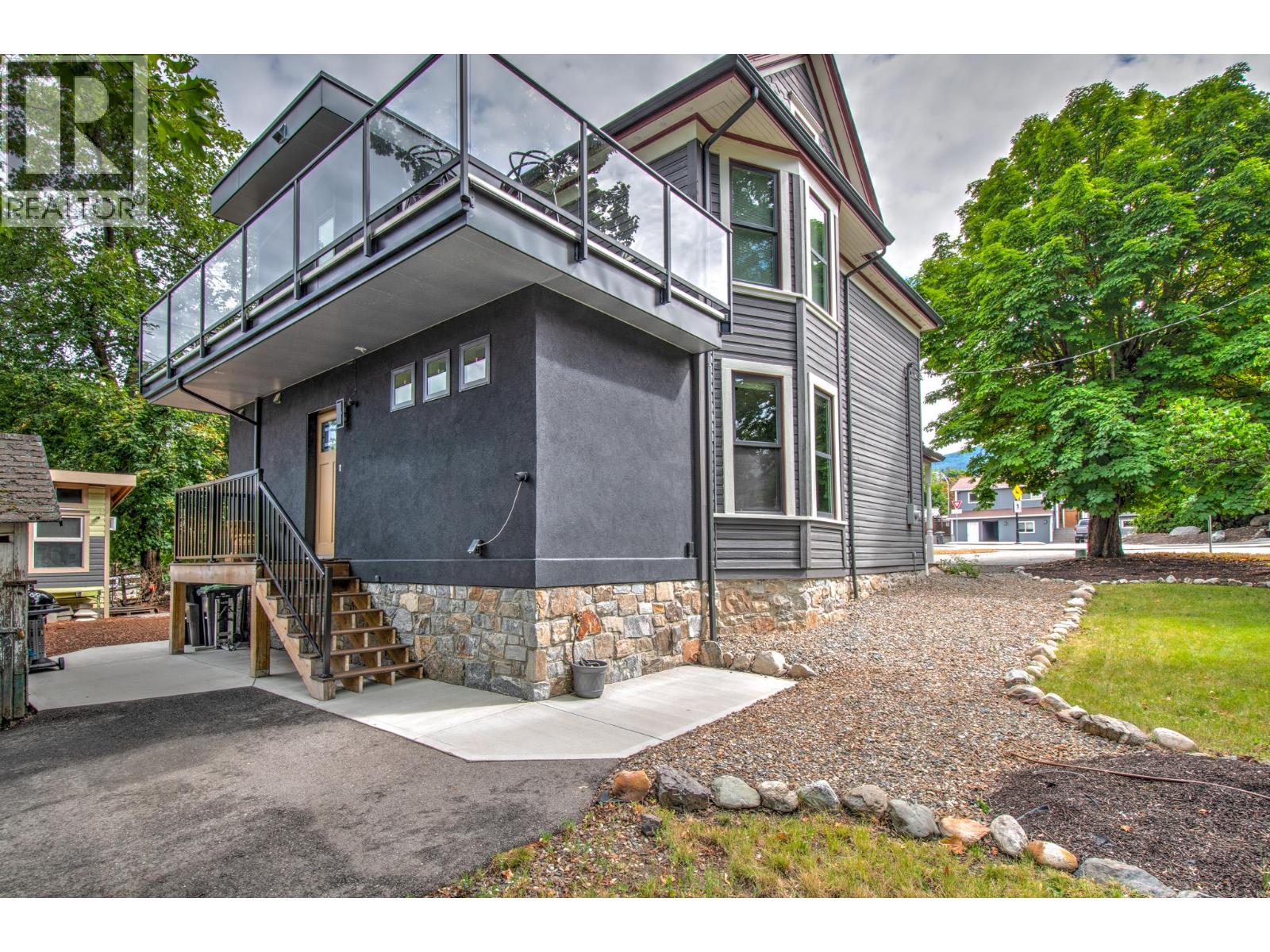 3102 Pleasant Valley Road, Vernon, British Columbia  V1T 4L3 - Photo 4 - 10370368