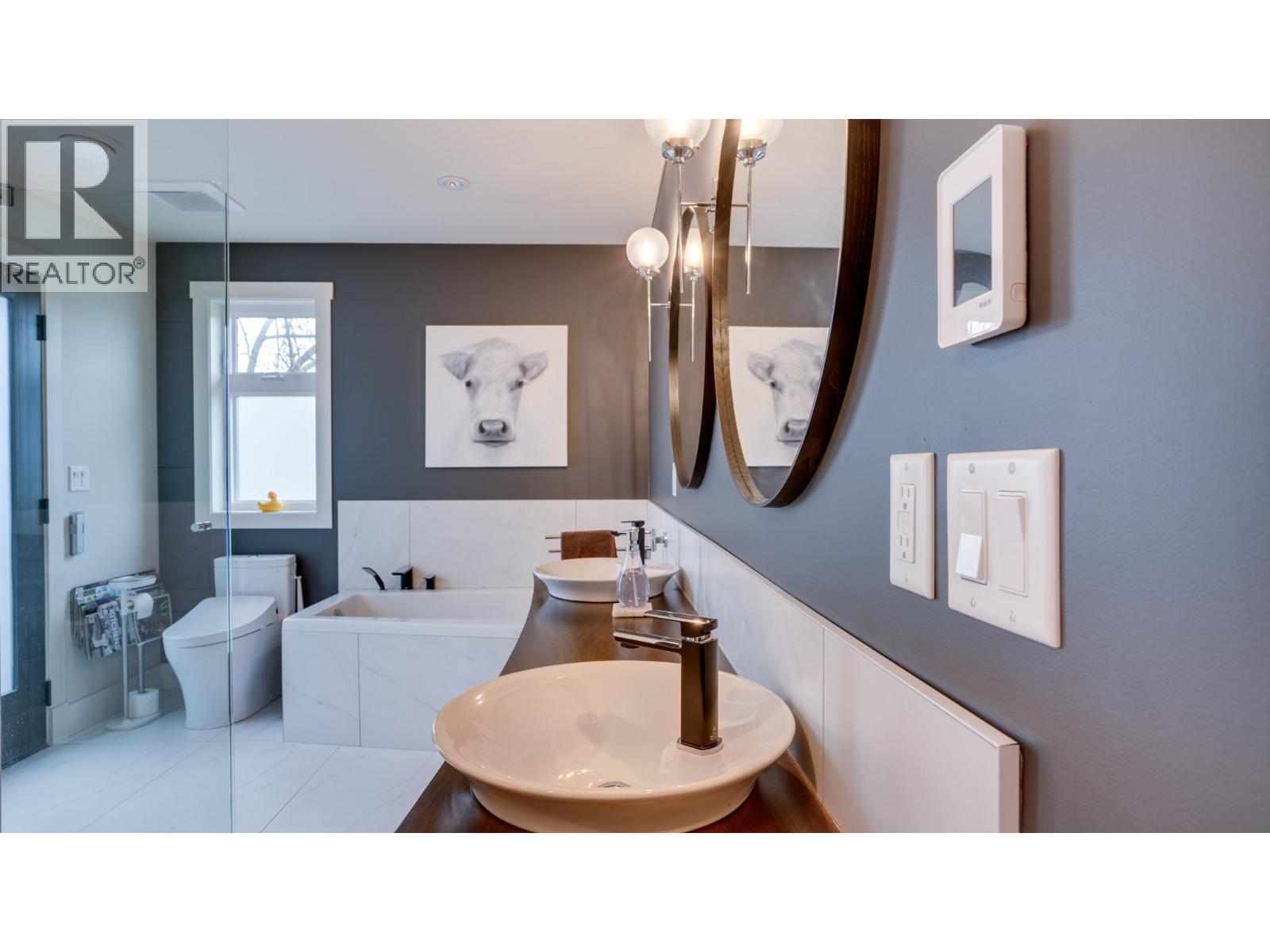 3102 Pleasant Valley Road, Vernon, British Columbia  V1T 4L3 - Photo 33 - 10370368