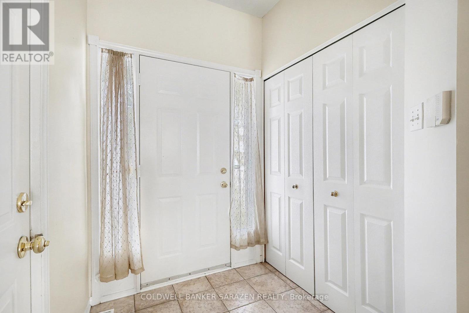 5132 Lerner Way, Ottawa, Ontario  K1J 1B4 - Photo 3 - X12599104