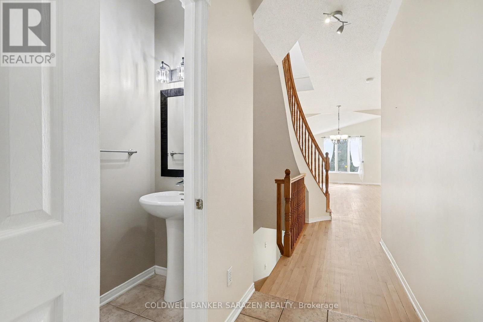 5132 Lerner Way, Ottawa, Ontario  K1J 1B4 - Photo 4 - X12599104