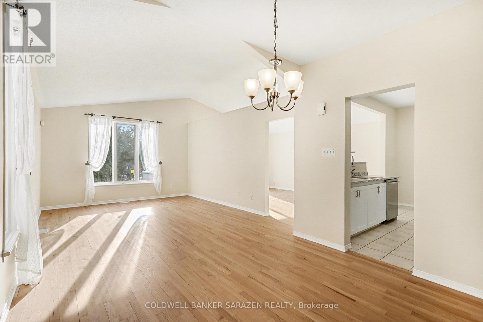 5132 Lerner Way, Ottawa, Ontario  K1J 1B4 - Photo 6 - X12599104