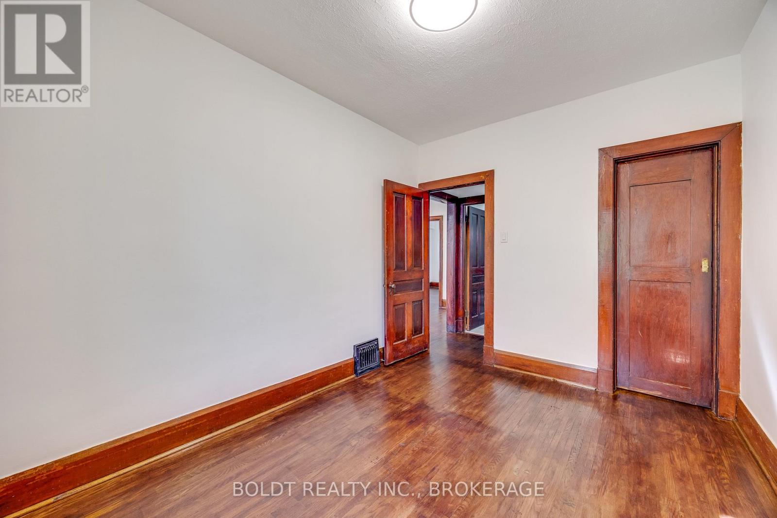 8 Chelsea Street, St. Catharines, Ontario  L2P 3B8 - Photo 16 - X12598960