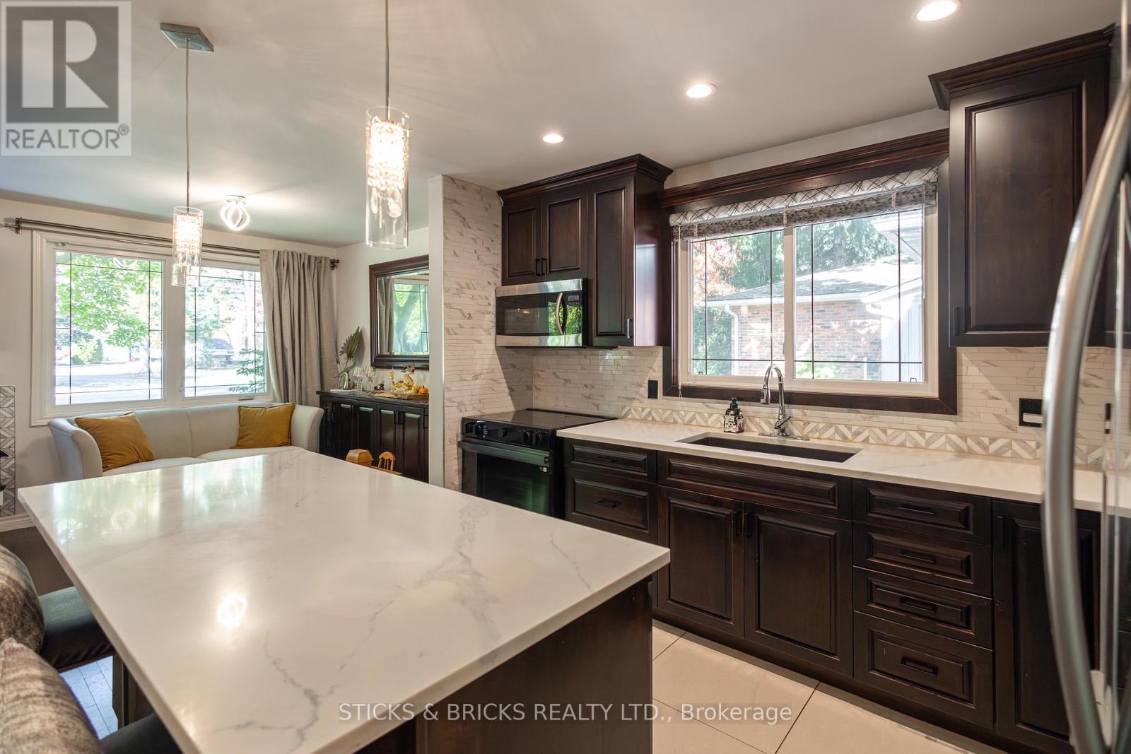 2530 Dorchester Road, Niagara Falls, Ontario  L2J 2Y8 - Photo 10 - X12598974