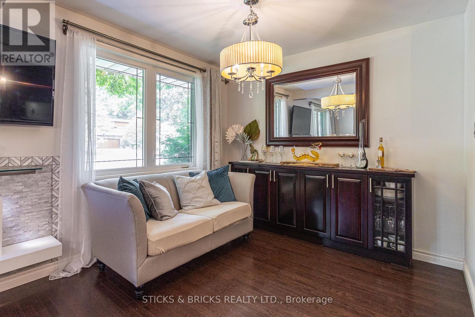 2530 Dorchester Road, Niagara Falls, Ontario  L2J 2Y8 - Photo 13 - X12598974