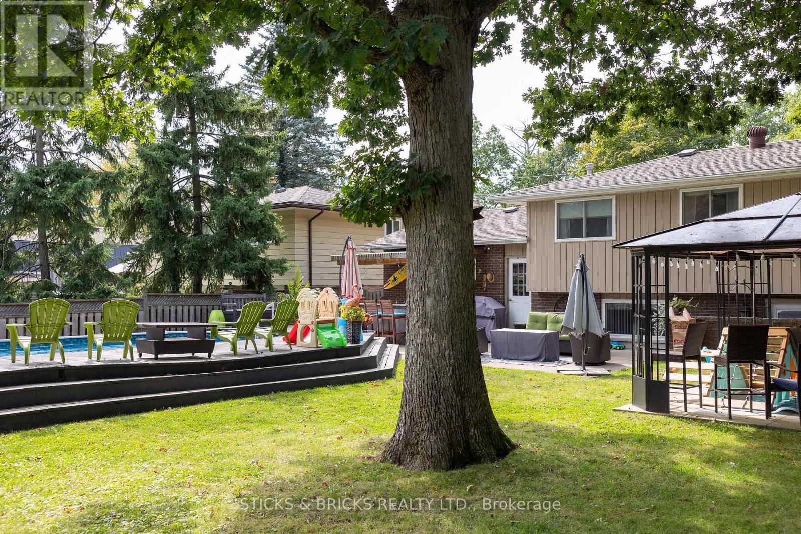 2530 Dorchester Road, Niagara Falls, Ontario  L2J 2Y8 - Photo 35 - X12598974