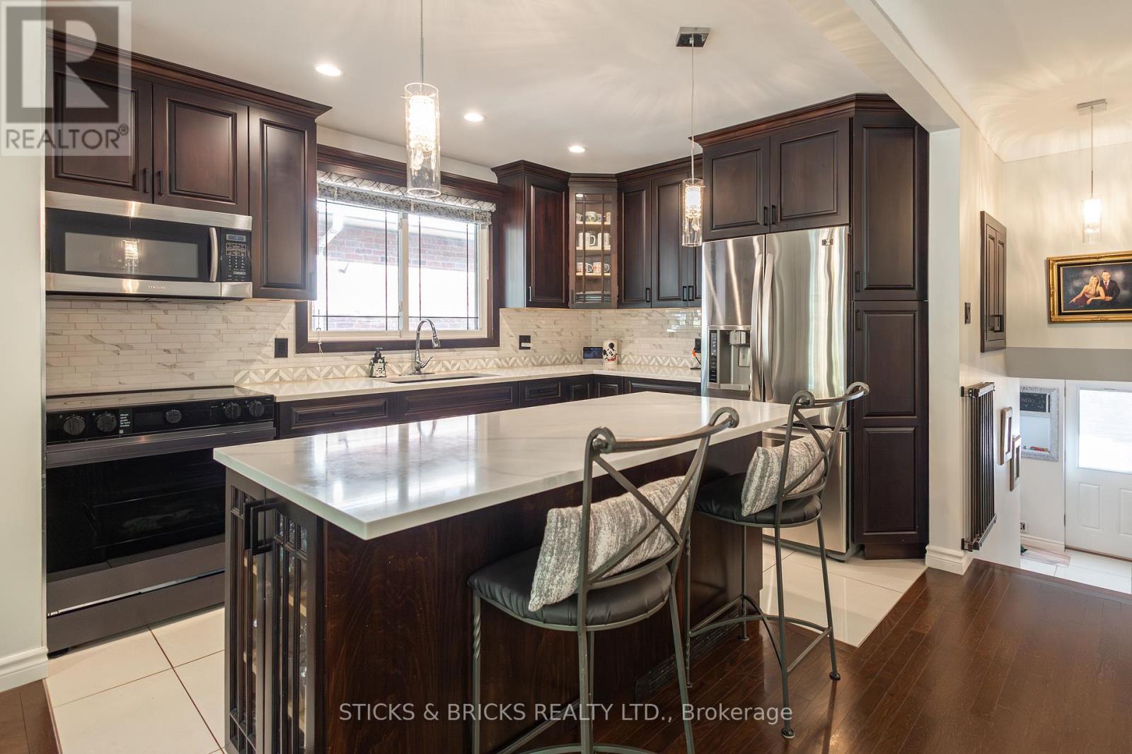 2530 Dorchester Road, Niagara Falls, Ontario  L2J 2Y8 - Photo 8 - X12598974