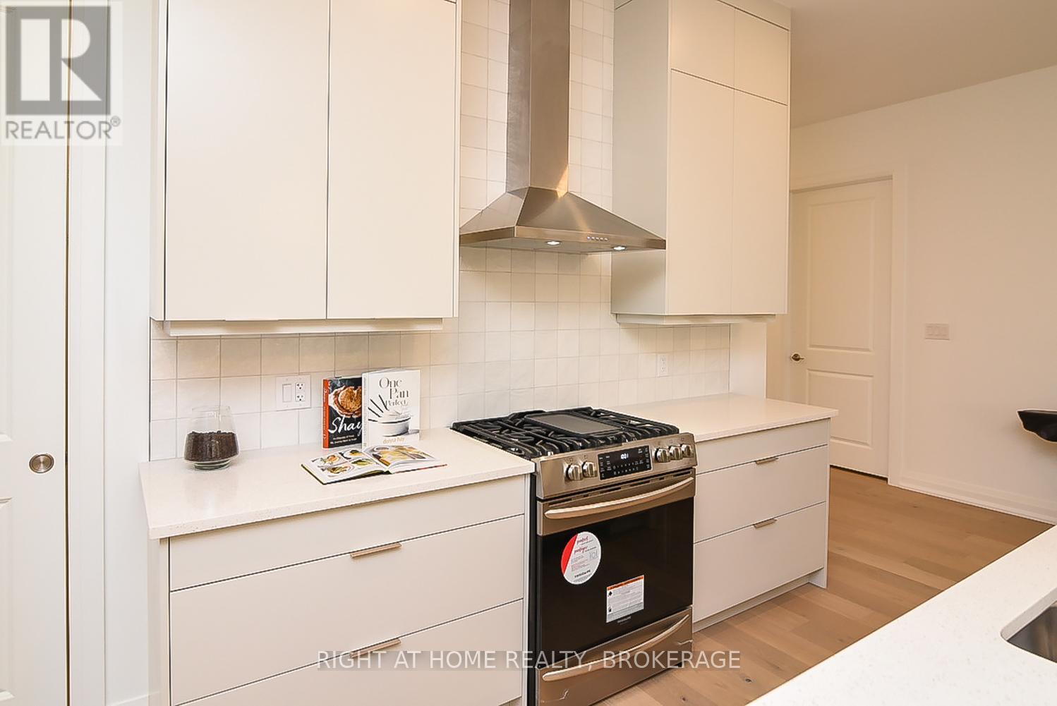 7 - 3318 Weinbrenner Road, Niagara Falls, Ontario  L2G 3S2 - Photo 11 - X12599006