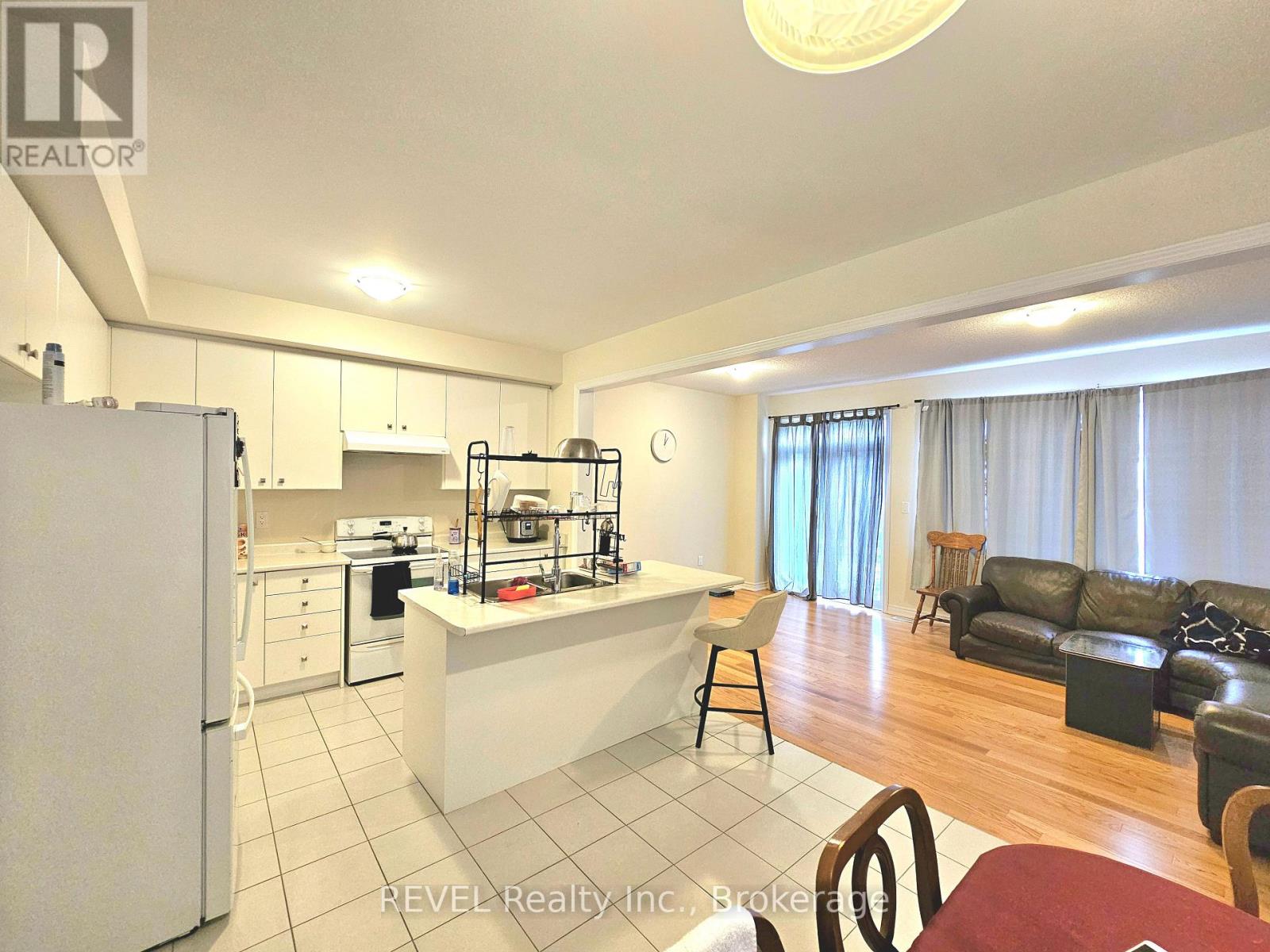 Upper - 16 Concord Drive, Thorold, Ontario  L2V 0K9 - Photo 6 - X12599064