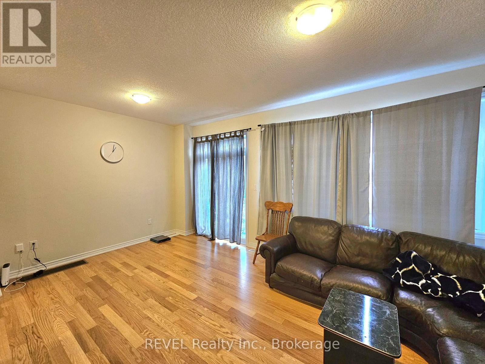 Upper - 16 Concord Drive, Thorold, Ontario  L2V 0K9 - Photo 7 - X12599064