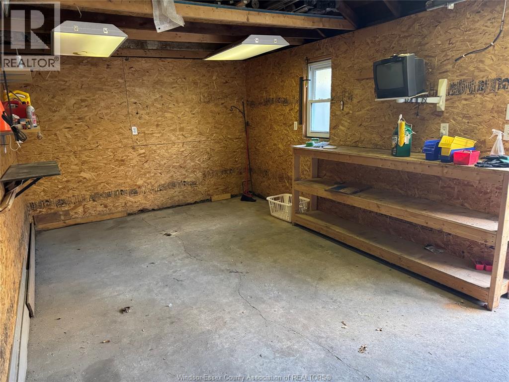 1807 Hickory, Windsor, Ontario  N8W 3X3 - Photo 17 - 25031116