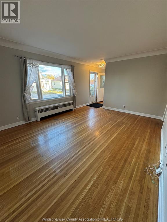 1807 Hickory, Windsor, Ontario  N8W 3X3 - Photo 2 - 25031116