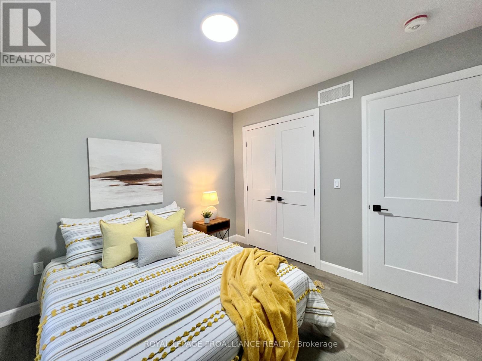 21 Horton Court, Belleville, Ontario  K8P 0G7 - Photo 21 - X12388792