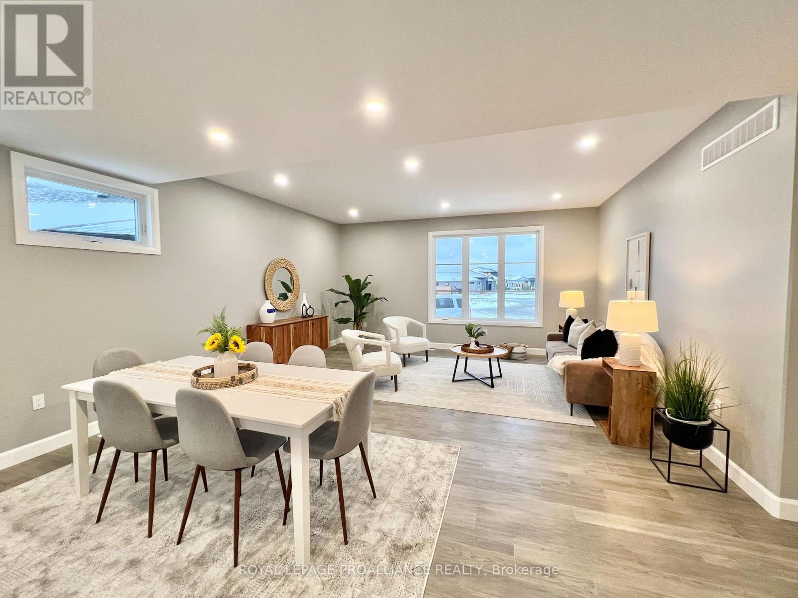 21 Horton Court, Belleville, Ontario  K8P 0G7 - Photo 4 - X12388792