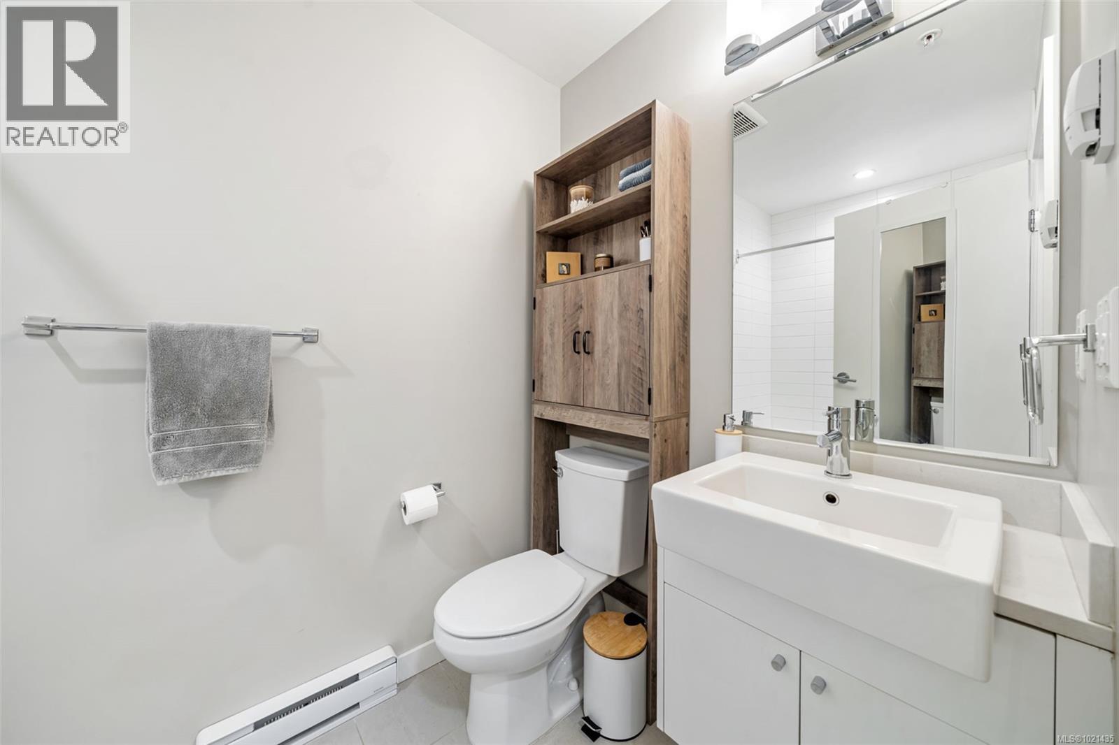 404 767 Tyee Rd, Victoria, British Columbia V9A 0G5 - Photo 10 - 1021435