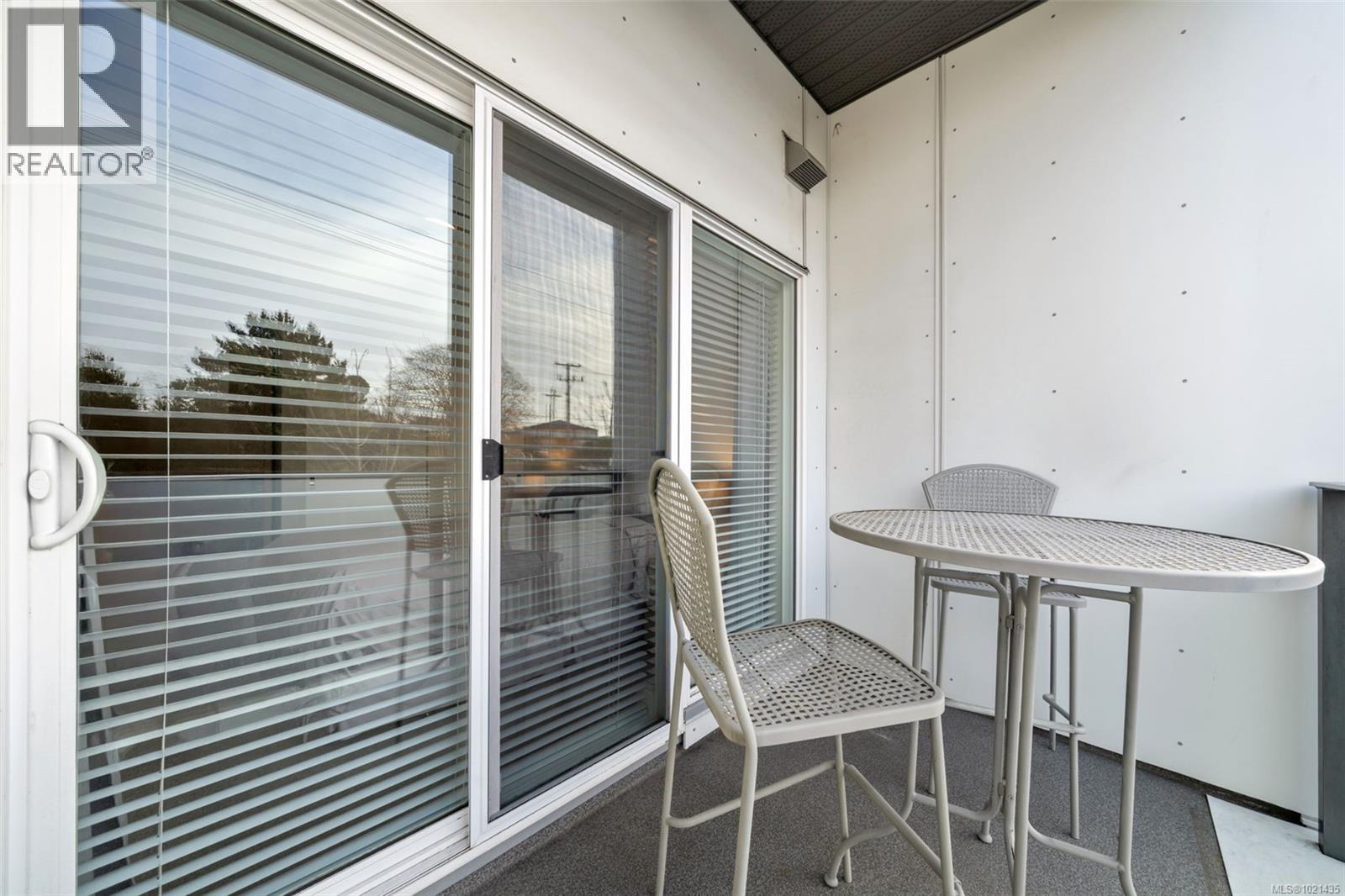 404 767 Tyee Rd, Victoria, British Columbia V9A 0G5 - Photo 12 - 1021435