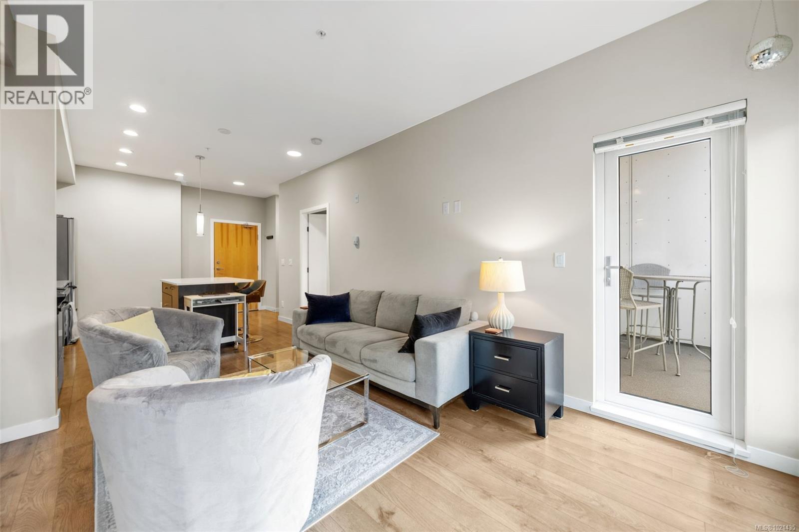 404 767 Tyee Rd, Victoria, British Columbia V9A 0G5 - Photo 7 - 1021435