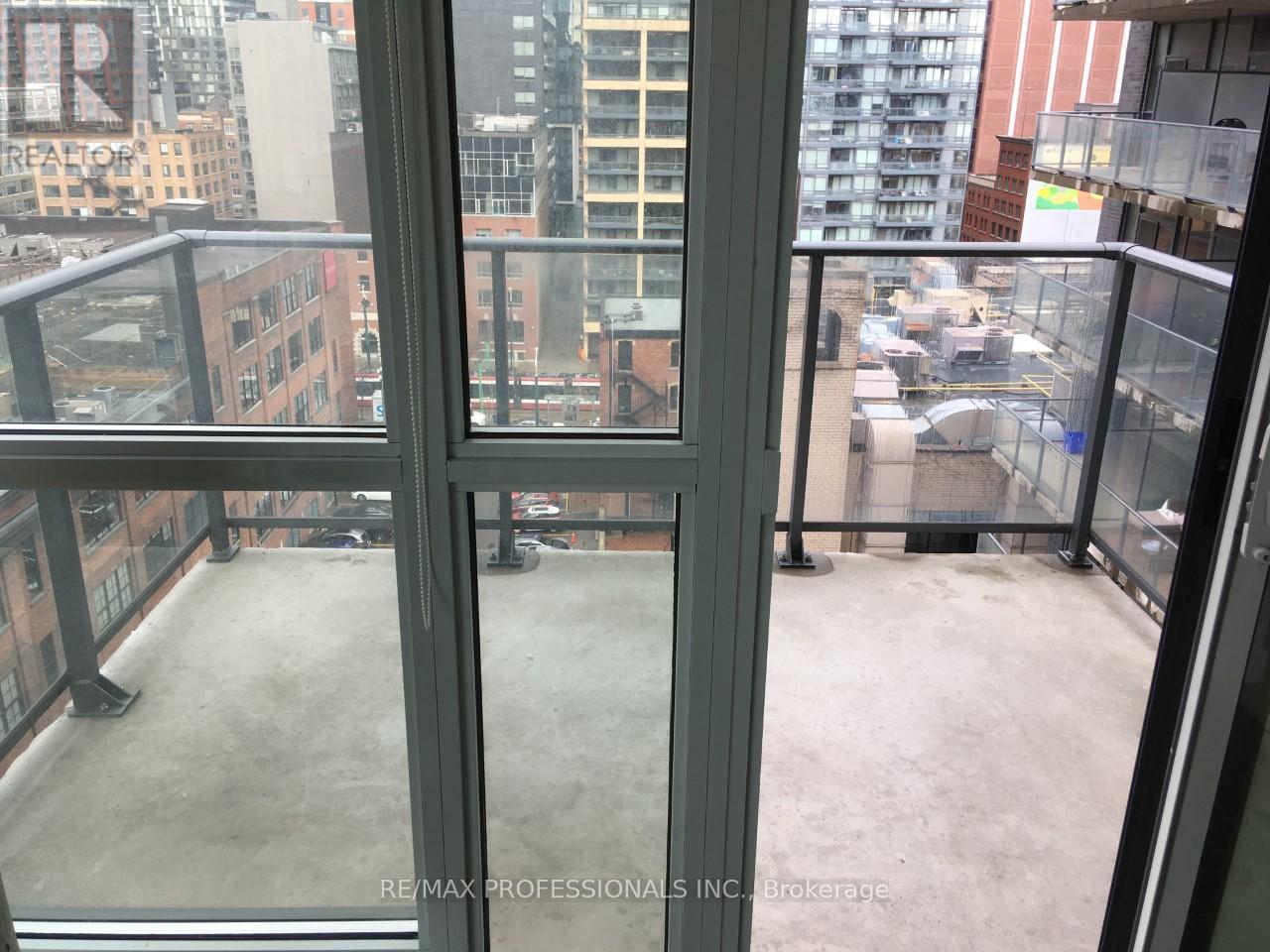 1001 - 478 King Street W, Toronto, Ontario  M5V 0A8 - Photo 14 - C12599032