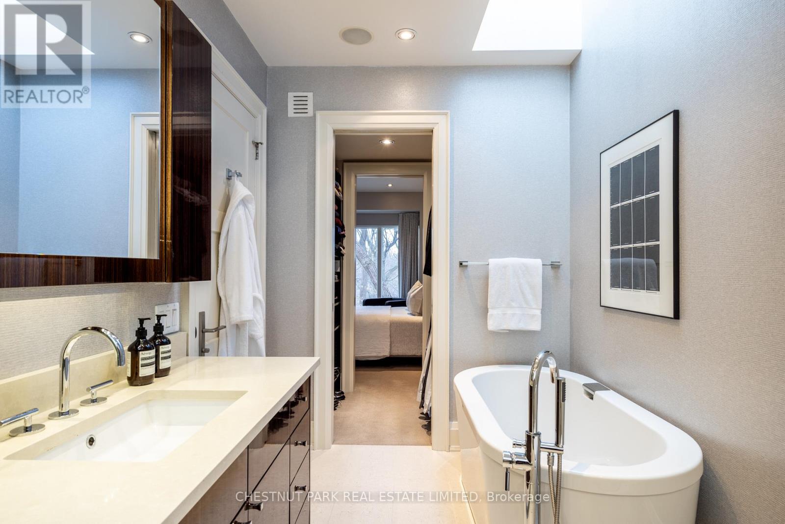 70 Summerhill Gardens, Toronto, Ontario  M4T 1B4 - Photo 18 - C12599048