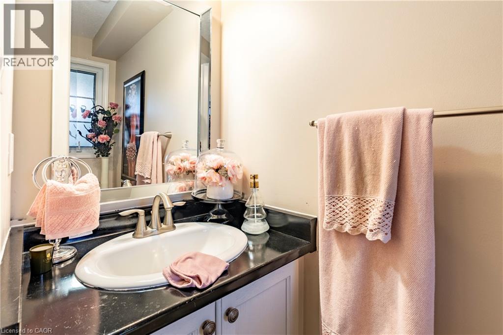 102 Donnenwerth Drive, Kitchener, Ontario  N2E 4C9 - Photo 6 - 40789092