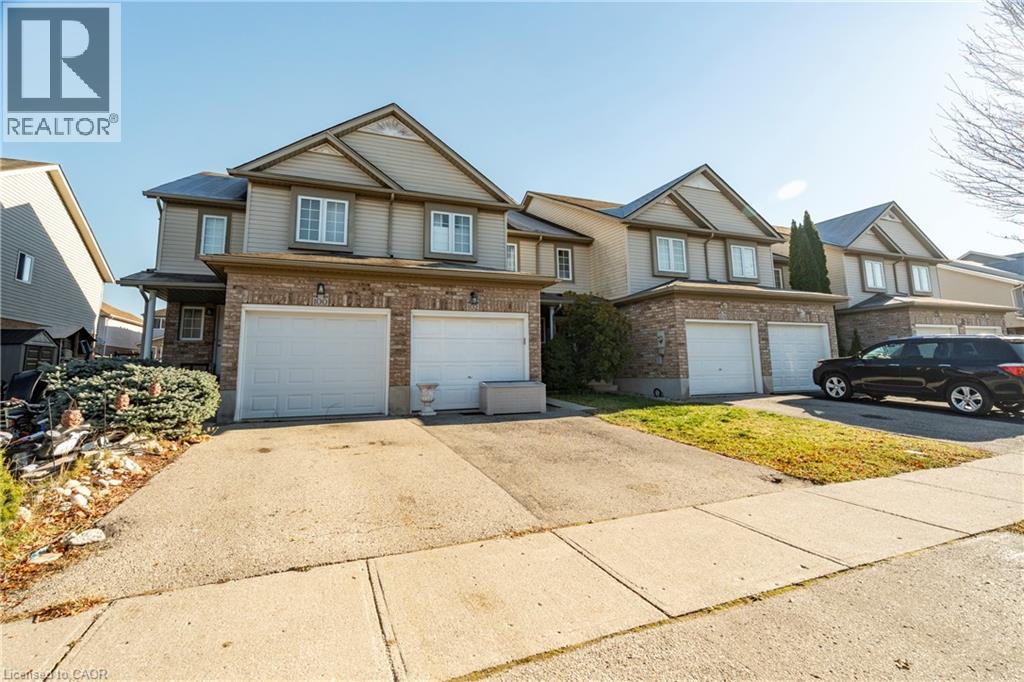 102 Donnenwerth Drive, Kitchener, Ontario  N2E 4C9 - Photo 2 - 40789092