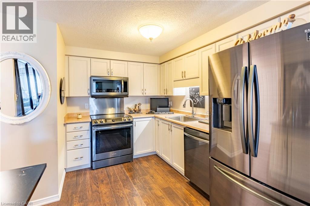 102 Donnenwerth Drive, Kitchener, Ontario  N2E 4C9 - Photo 8 - 40789092