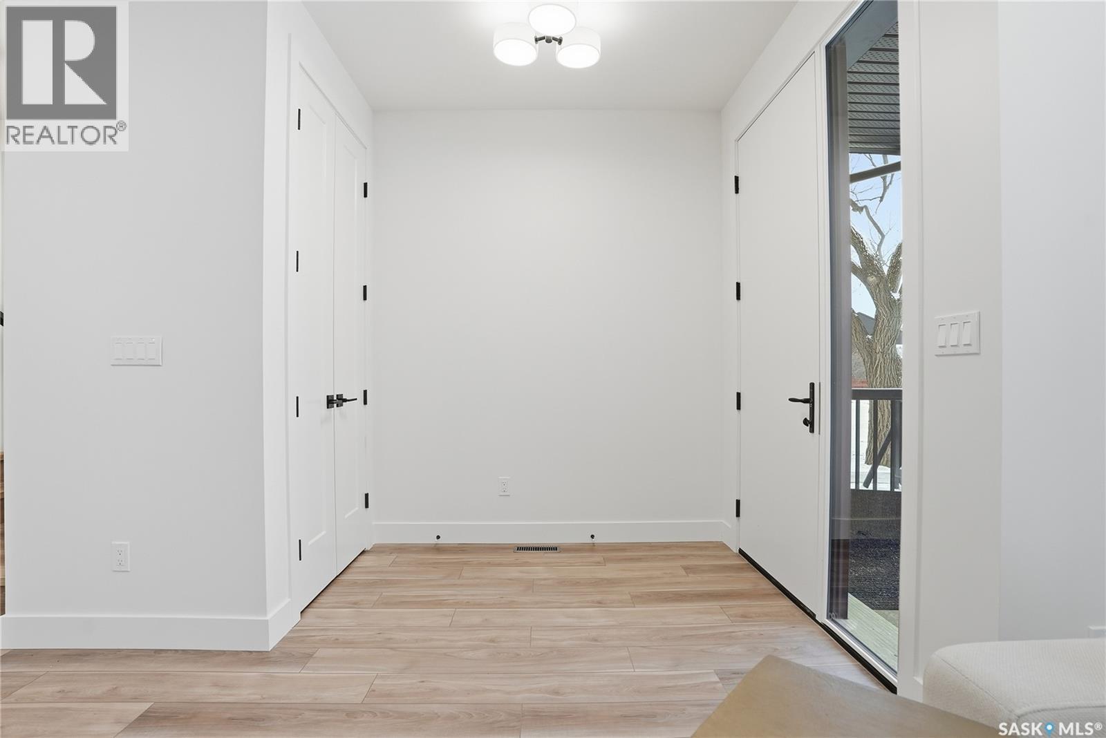 1137 13th Street, Saskatoon, Saskatchewan  S7H 0B8 - Photo 4 - SK025162