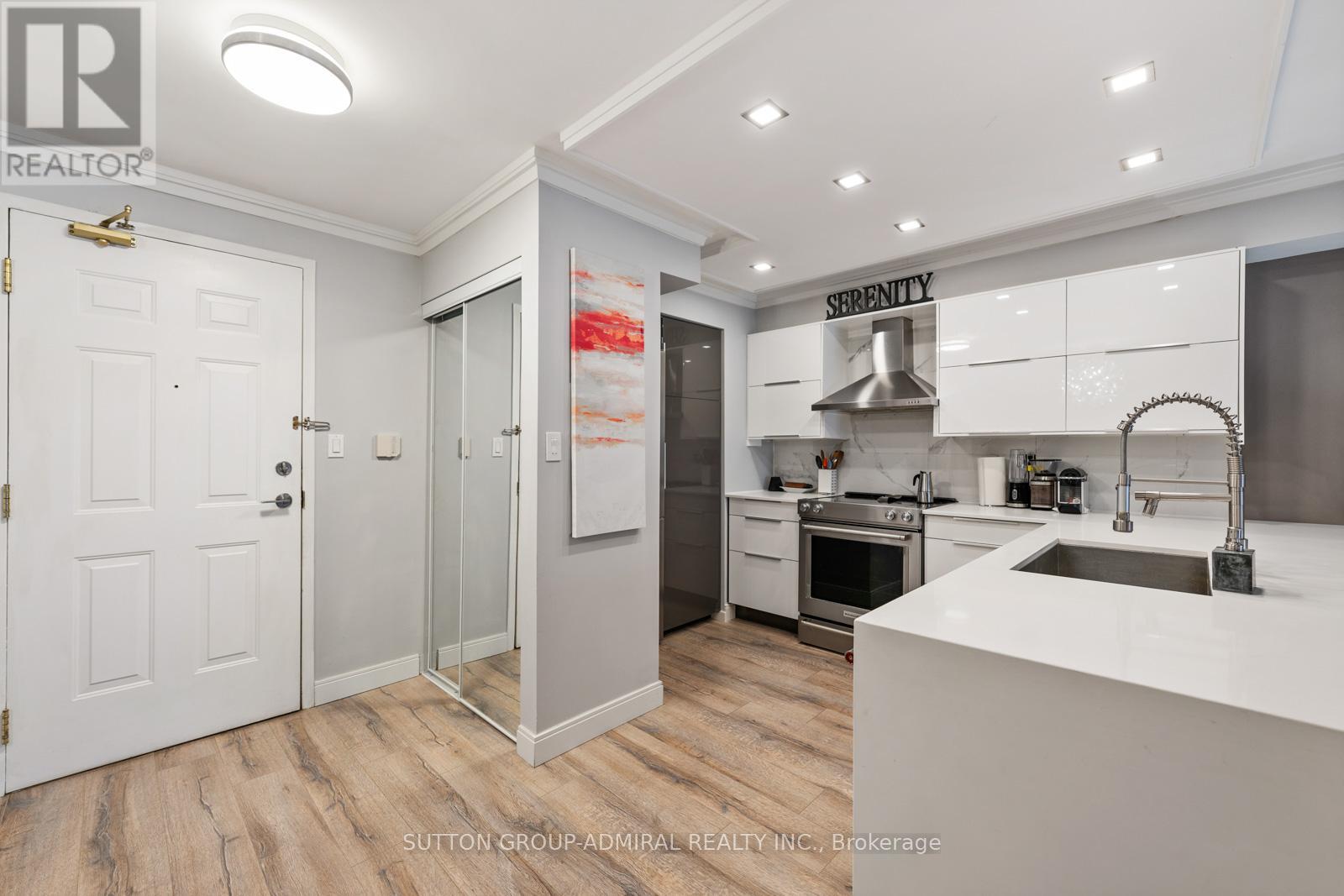 407a - 141 Woodbridge Avenue, Vaughan, Ontario  L4L 9G6 - Photo 1 - N12599094