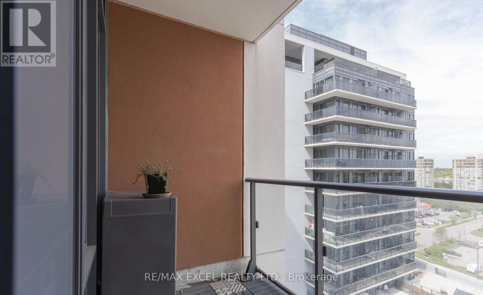 1106 - 9618 Yonge Street, Richmond Hill, Ontario  L4C 0X5 - Photo 12 - N12599114