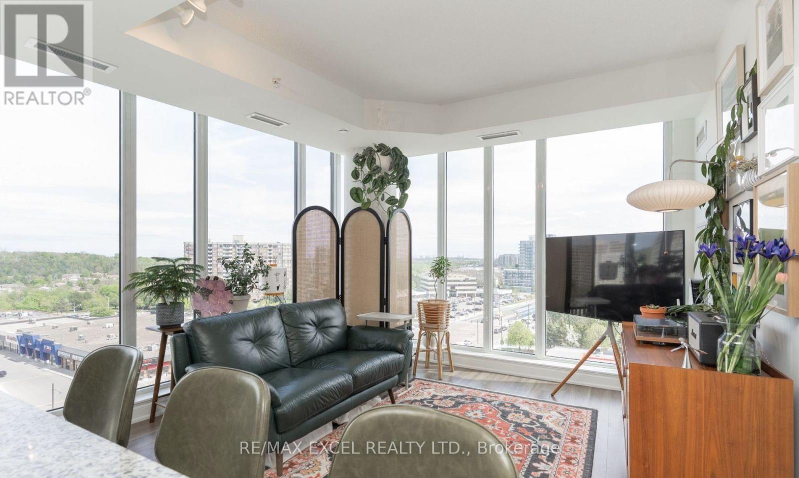 1106 - 9618 Yonge Street, Richmond Hill, Ontario  L4C 0X5 - Photo 3 - N12599114