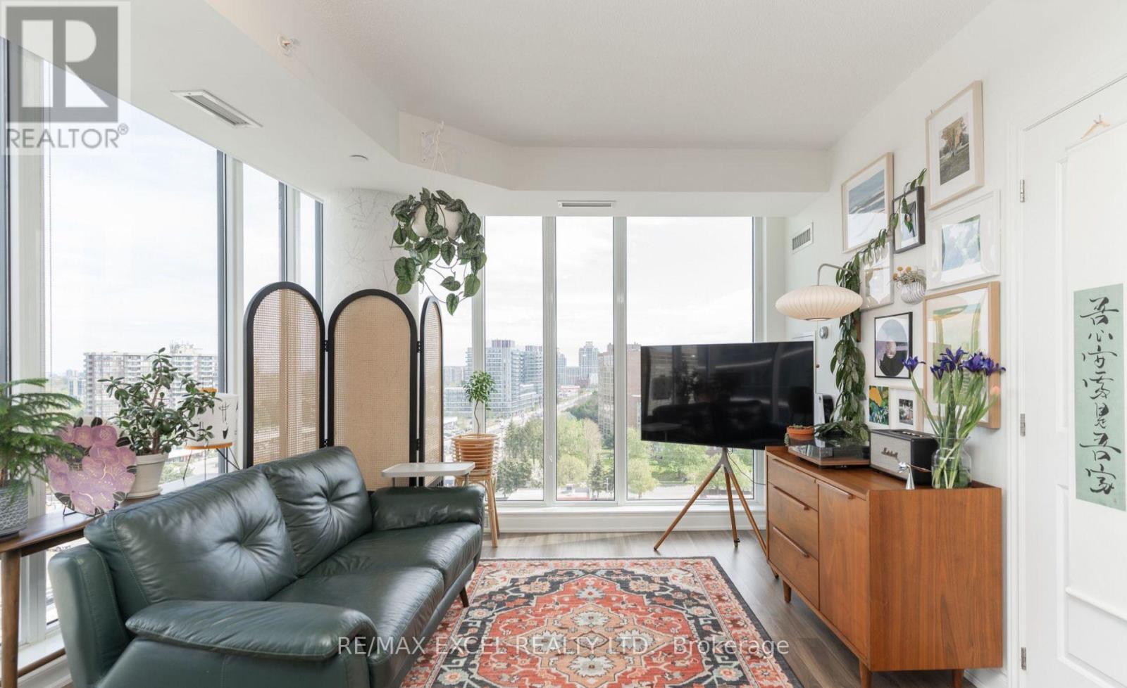 1106 - 9618 Yonge Street, Richmond Hill, Ontario  L4C 0X5 - Photo 5 - N12599114