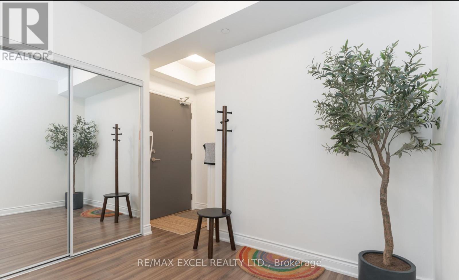 1106 - 9618 Yonge Street, Richmond Hill, Ontario  L4C 0X5 - Photo 8 - N12599114