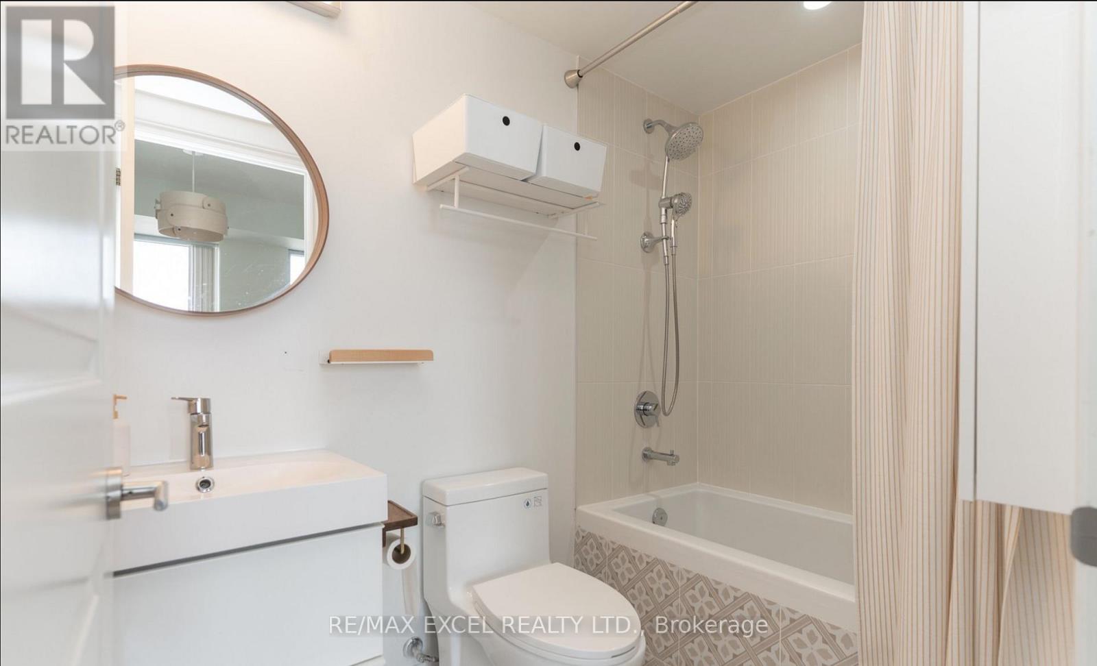 1106 - 9618 Yonge Street, Richmond Hill, Ontario  L4C 0X5 - Photo 9 - N12599114