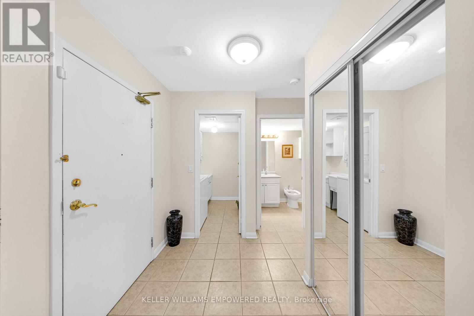 202 - 2500 Rutherford Road, Vaughan, Ontario L4K 5N7 - Photo 8 - N12599122