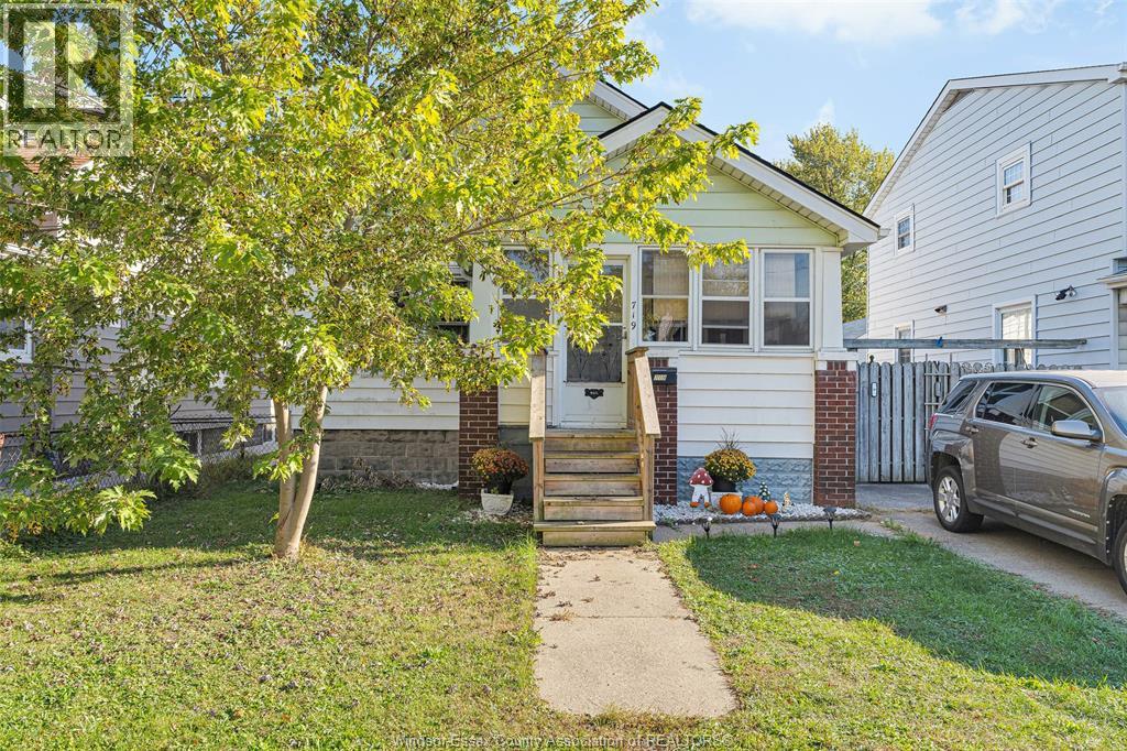 719 Eugenie, Windsor, Ontario  N8X 2Y6 - Photo 3 - 25031117