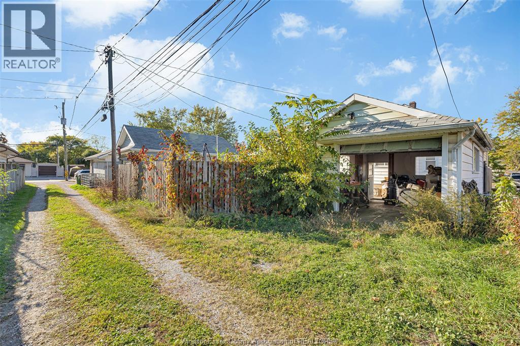 719 Eugenie, Windsor, Ontario  N8X 2Y6 - Photo 7 - 25031117