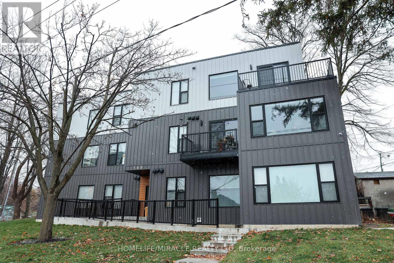 3 - 148 GLENLAKE AVENUE, Toronto, Ontario