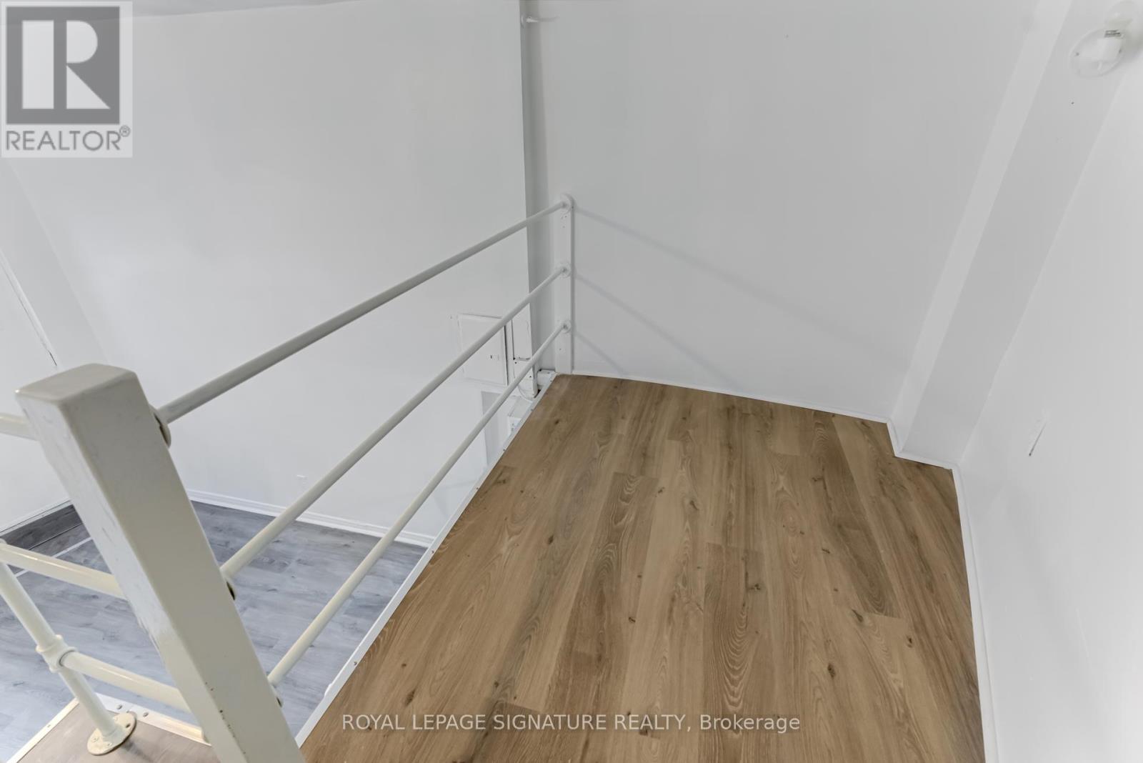 Back - 3042 Dundas Street W, Toronto, Ontario  M6P 1Z5 - Photo 4 - W12598986