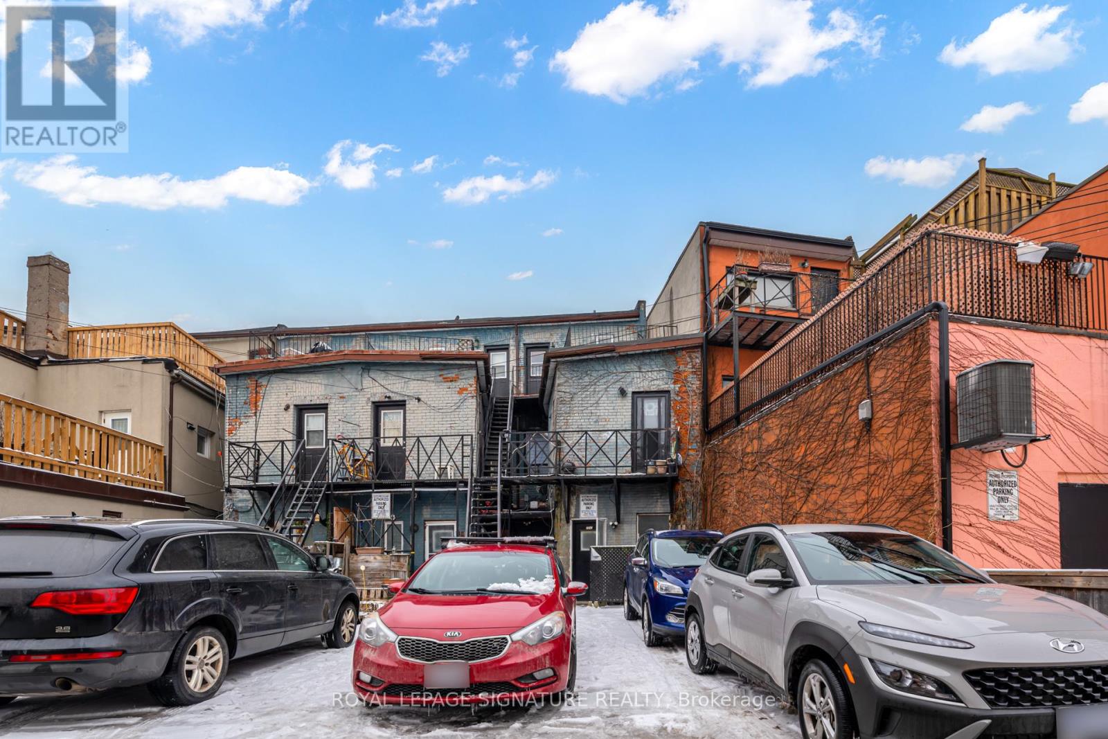 Back - 3042 Dundas Street W, Toronto, Ontario  M6P 1Z5 - Photo 7 - W12598986