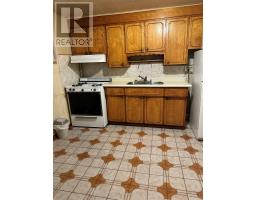 82 Sharpecroft Boulevard, Toronto (York University Heights), Ca