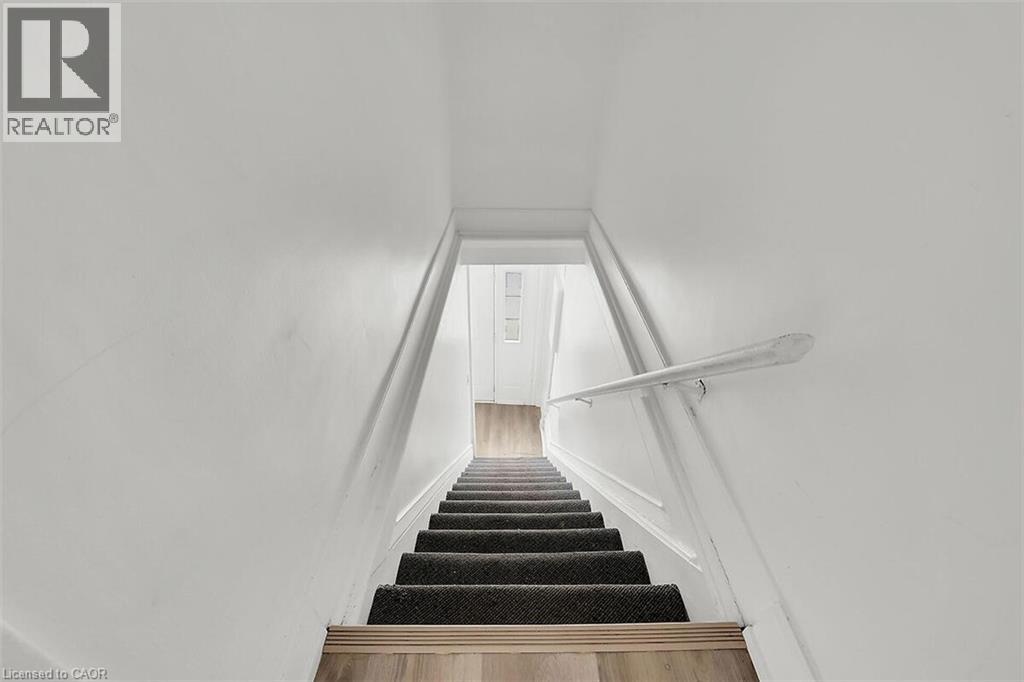 43 Centre Street, St. Catharines, Ontario  L2R 3A8 - Photo 3 - 40777843