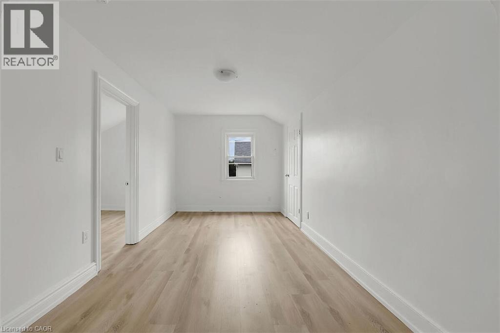 43 Centre Street, St. Catharines, Ontario  L2R 3A8 - Photo 8 - 40777843